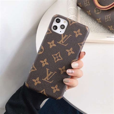 etui iphone 12 louis vuitton|Vivienne Phone Pouch Monogram .